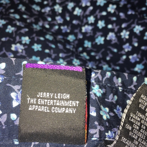 Disney Mickey Unlimited Embroidered Floral Shirt Woman Size 26W/28W 100% Cotton. - Picture 11 of 12